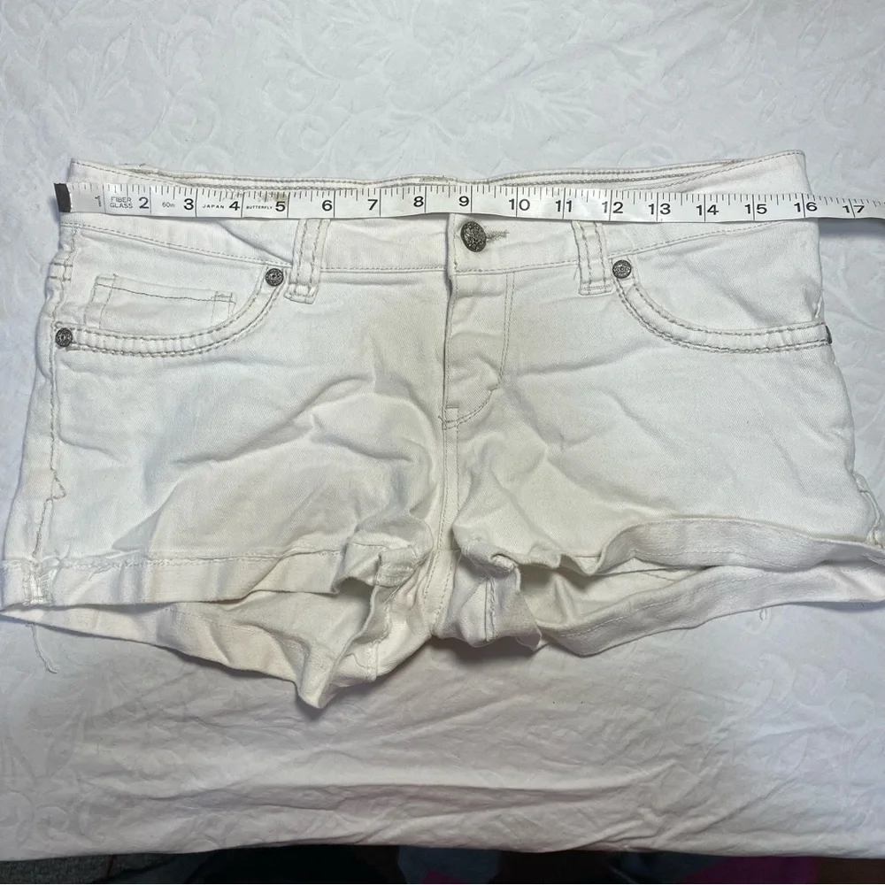Levi’s Jeans Flap Pocket Shorts White Women’s Juniors 11 Denim Button Pocket